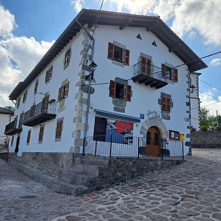 Posada De Oitz Oiz Екстер'єр фото